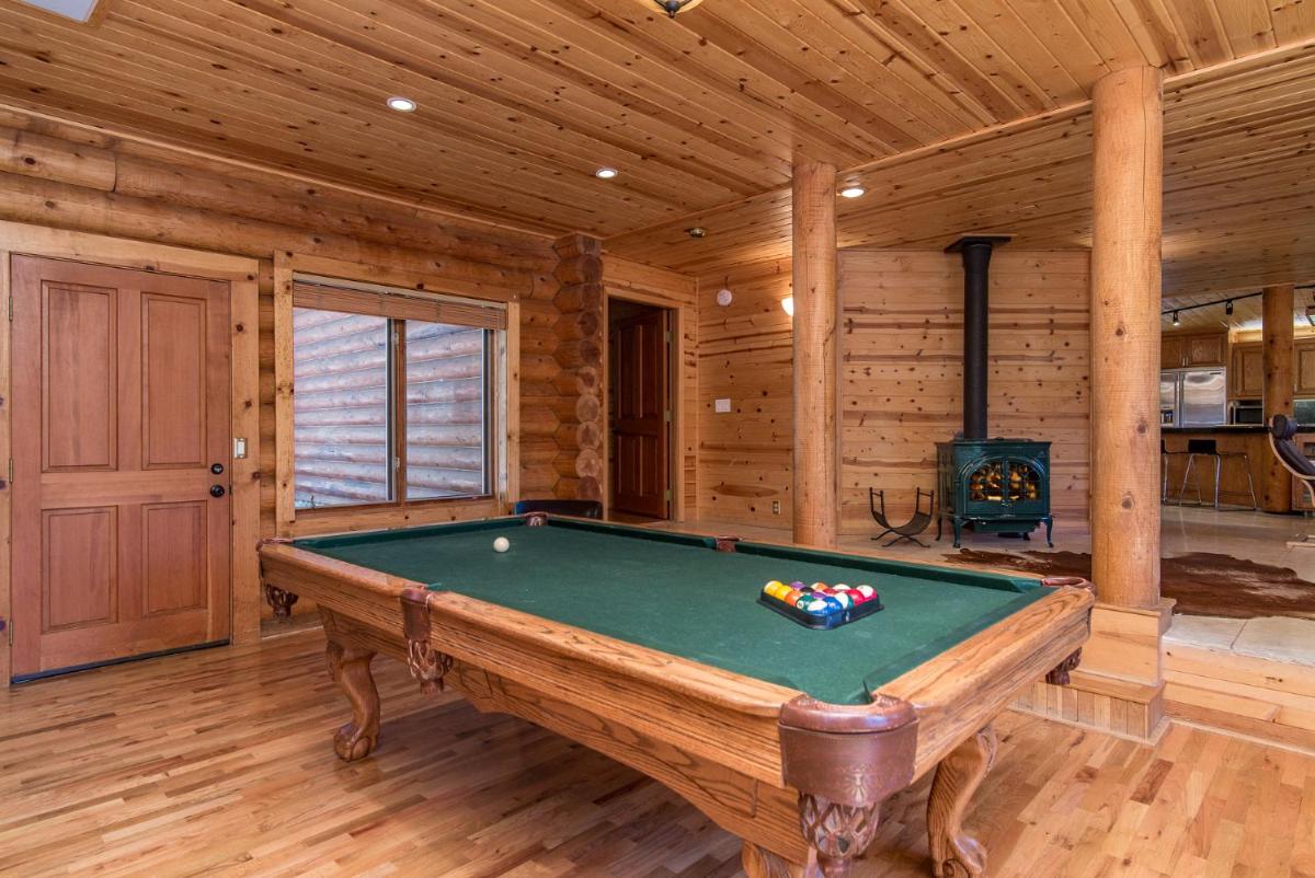 Popular attractions Area Nearby Property